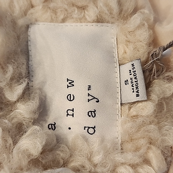 A NEW DAY | Curly Faux Fur Coat - Picture 4 of 5